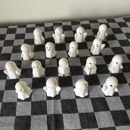 Set di 17 fantasmini decorativi per Halloween