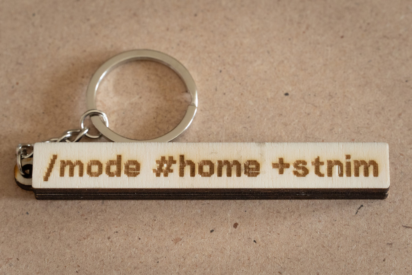 Portachiavi "/mode #home +stnim" lungo