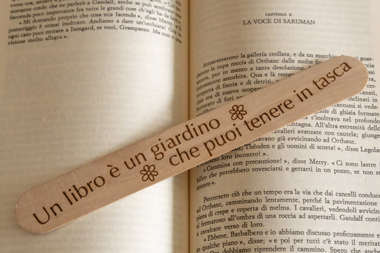 Segnalibro "Un libro è un giardino che puoi tenere in tasca"